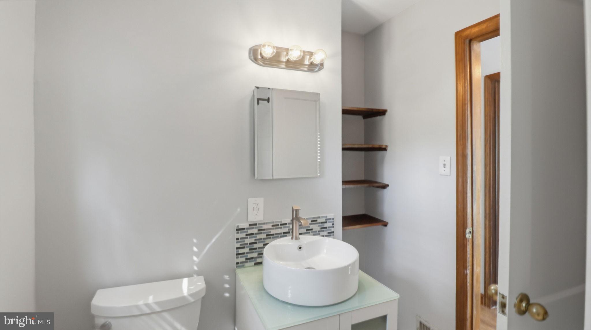 6719 KNOLLBROOK DRIVE