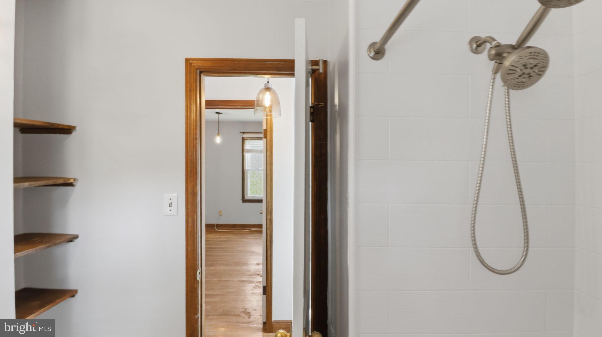 6719 KNOLLBROOK DRIVE