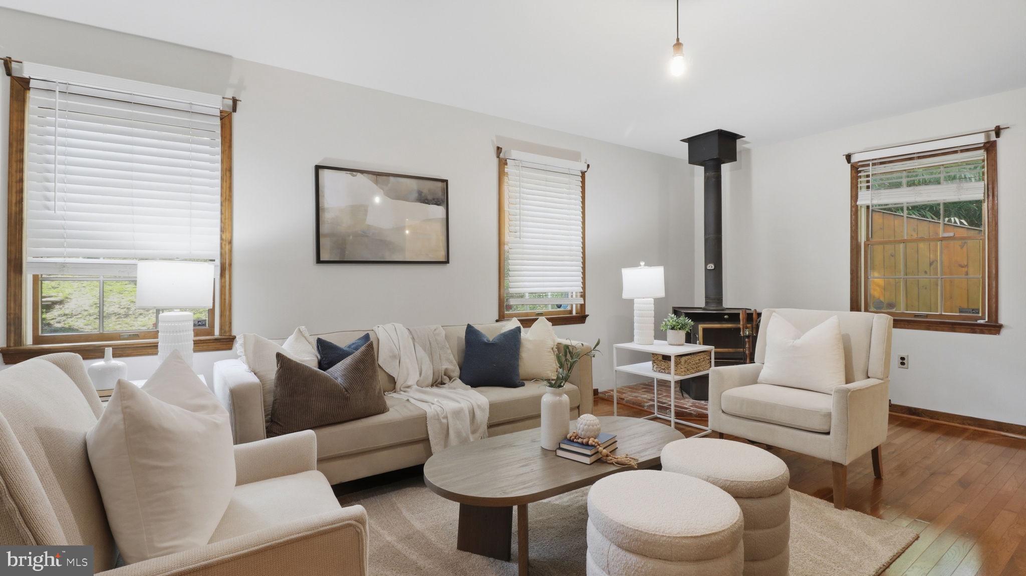 6719 KNOLLBROOK DRIVE