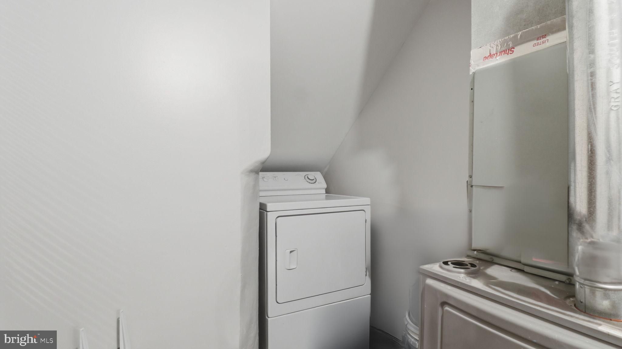 6719 KNOLLBROOK DRIVE