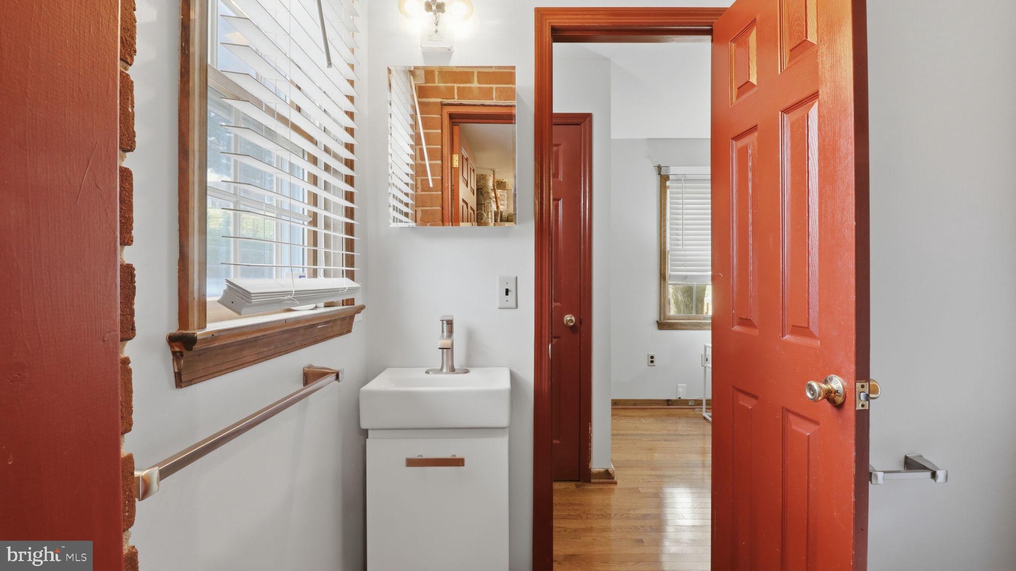 6719 KNOLLBROOK DRIVE