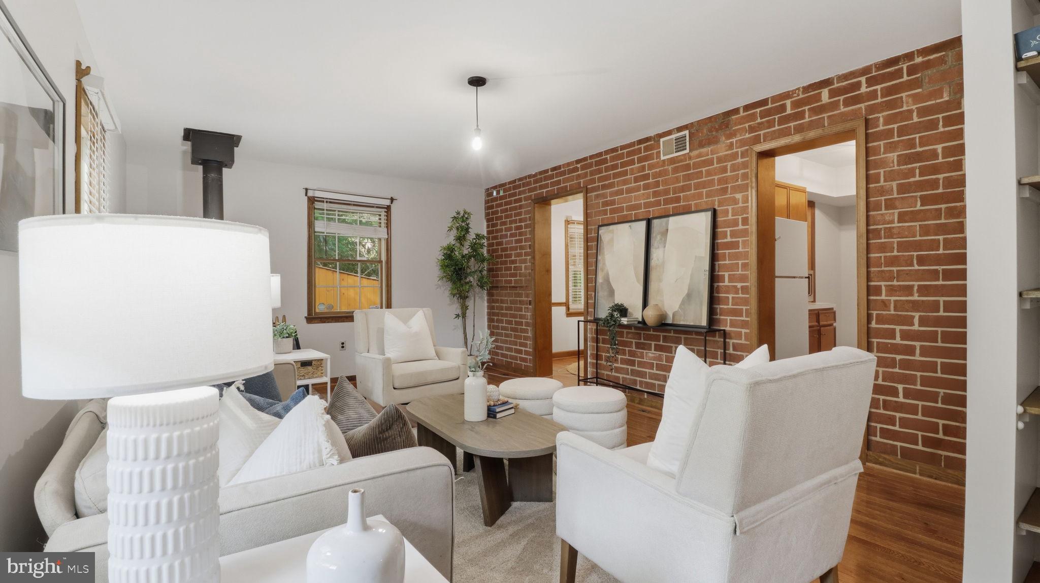 6719 KNOLLBROOK DRIVE