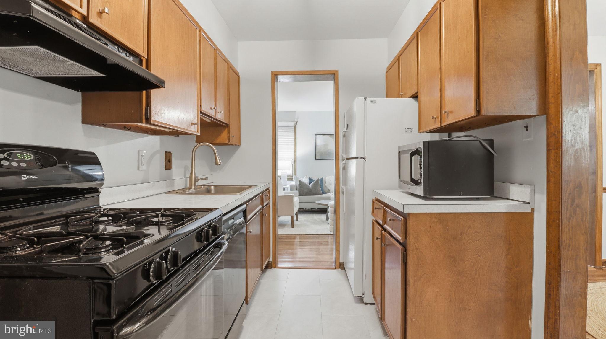 6719 KNOLLBROOK DRIVE