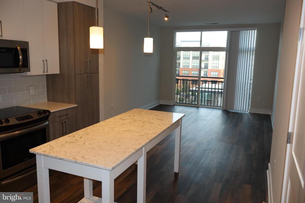 145 RIVERHAVEN DRIVE 445