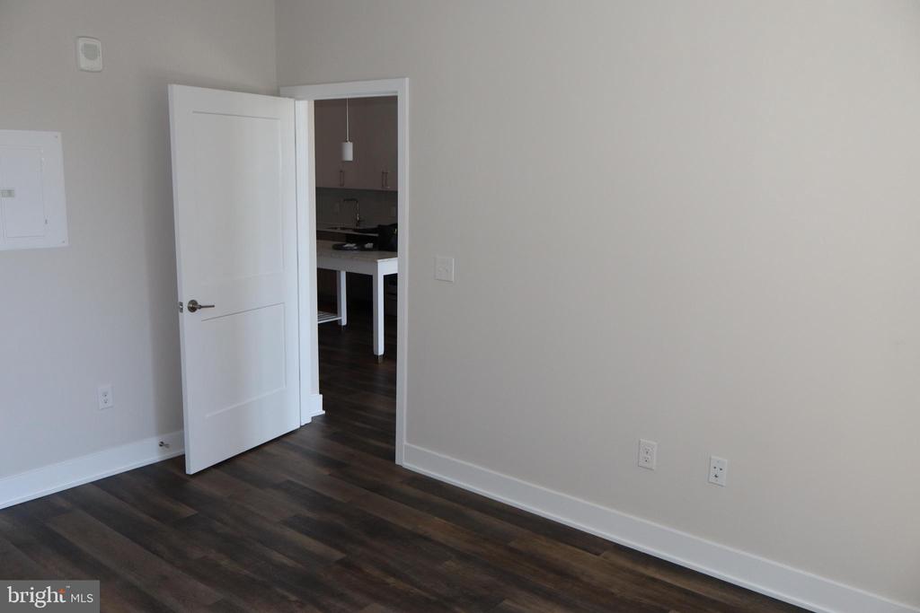 145 RIVERHAVEN DRIVE 445