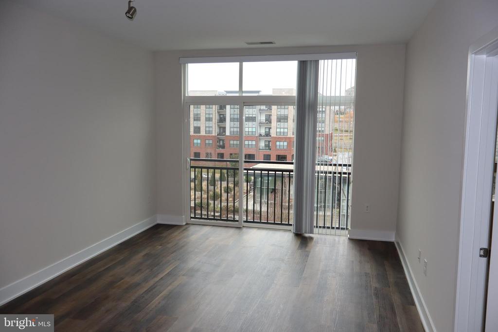 145 RIVERHAVEN DRIVE 445