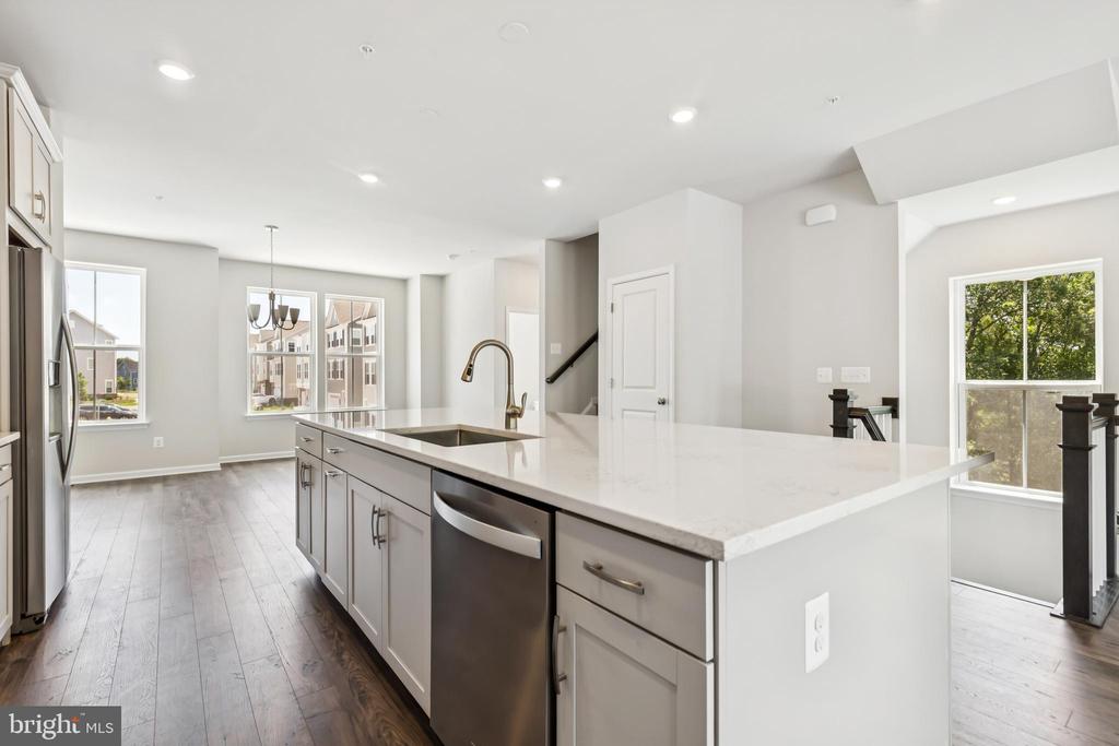 12122 RUNNING BULL WAY