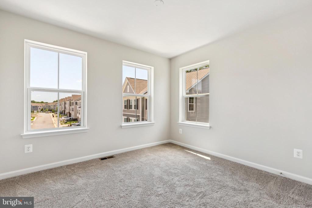 12122 RUNNING BULL WAY