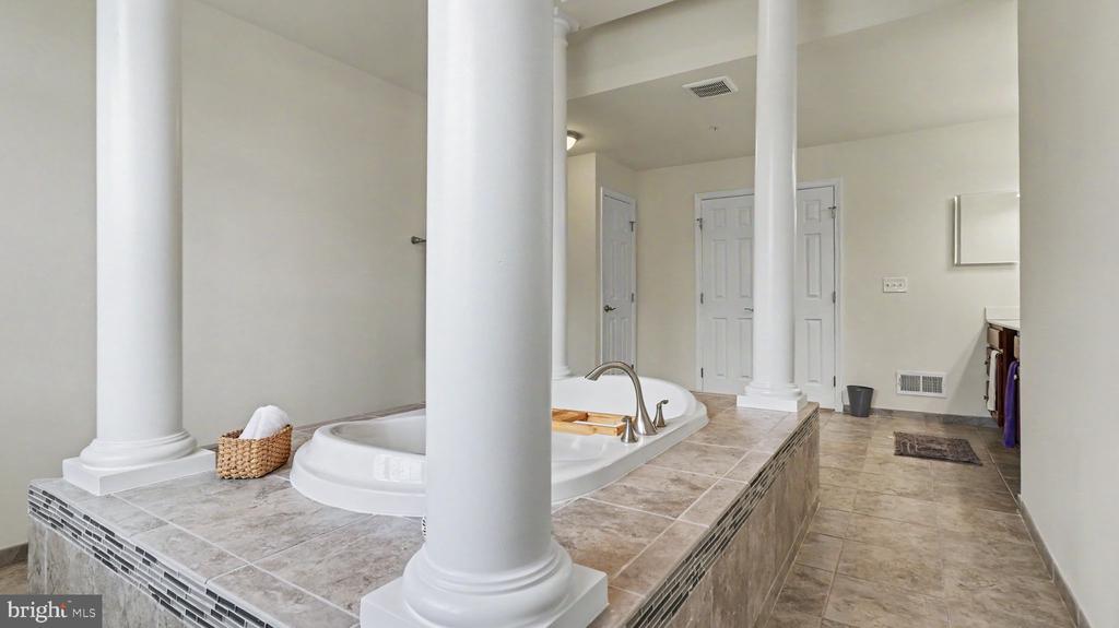 2700 WEARY CREEK COURT