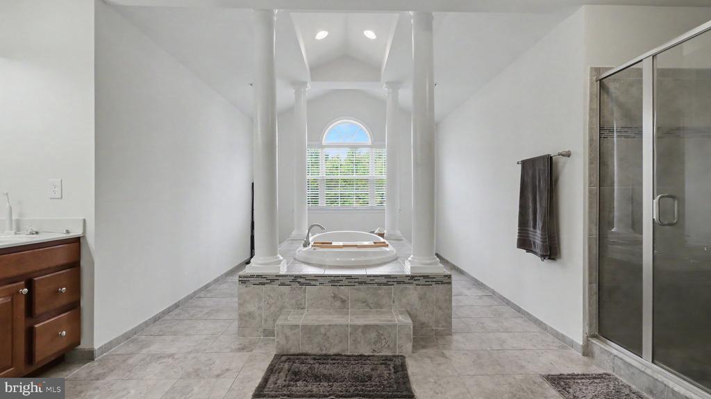 2700 WEARY CREEK COURT