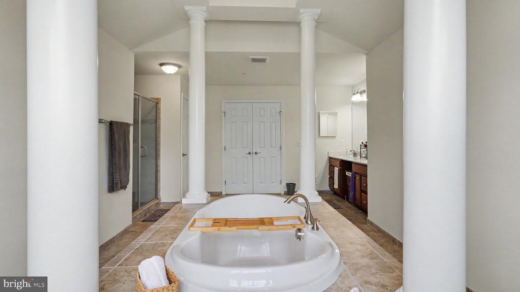 2700 WEARY CREEK COURT