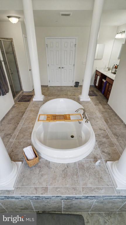 2700 WEARY CREEK COURT
