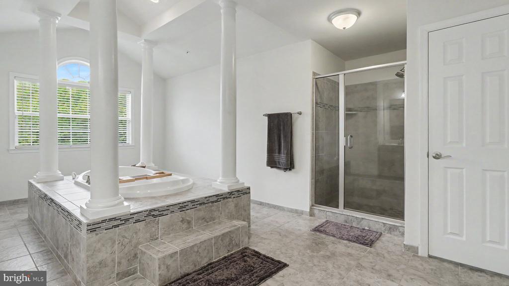 2700 WEARY CREEK COURT