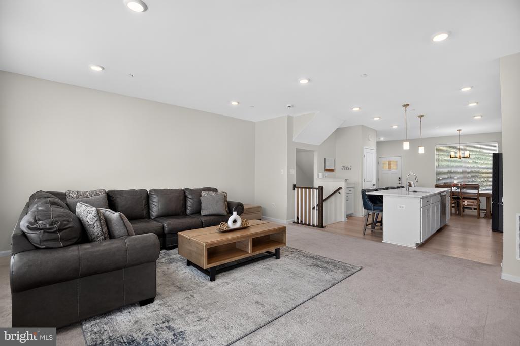10406 SERENADE LANE