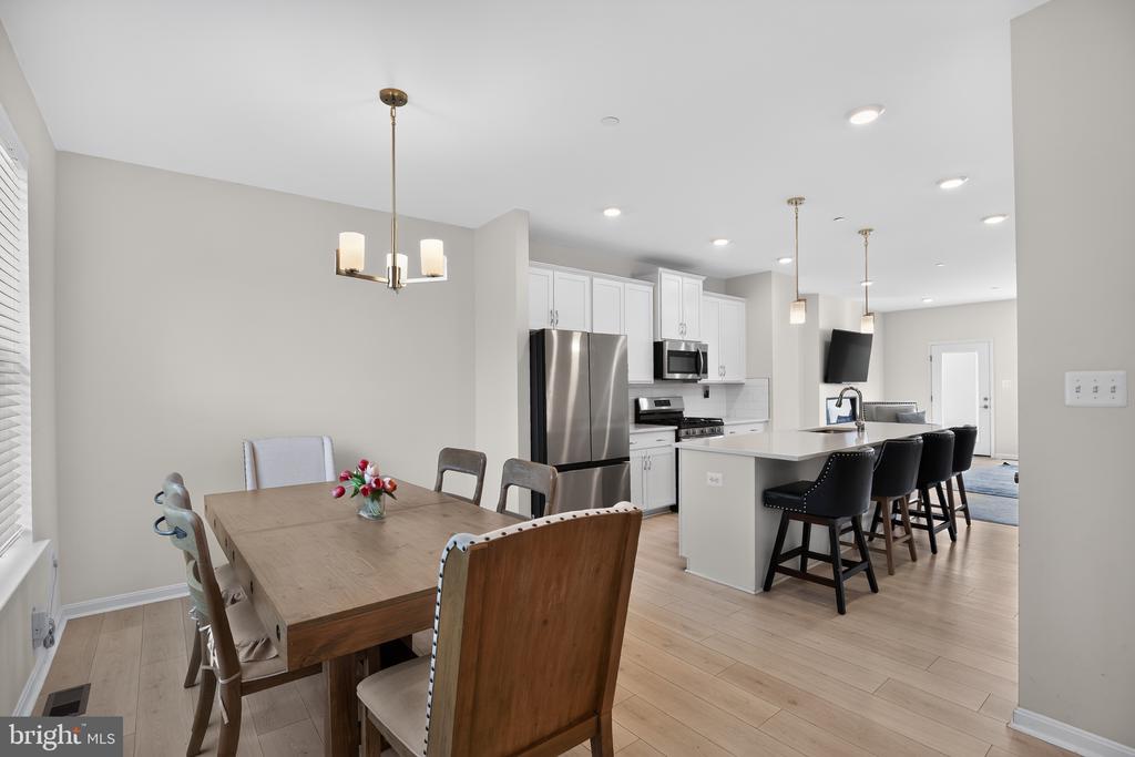 10406 SERENADE LANE