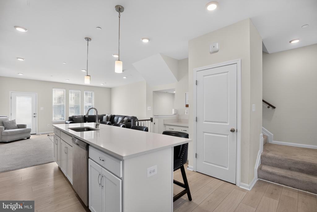 10406 SERENADE LANE