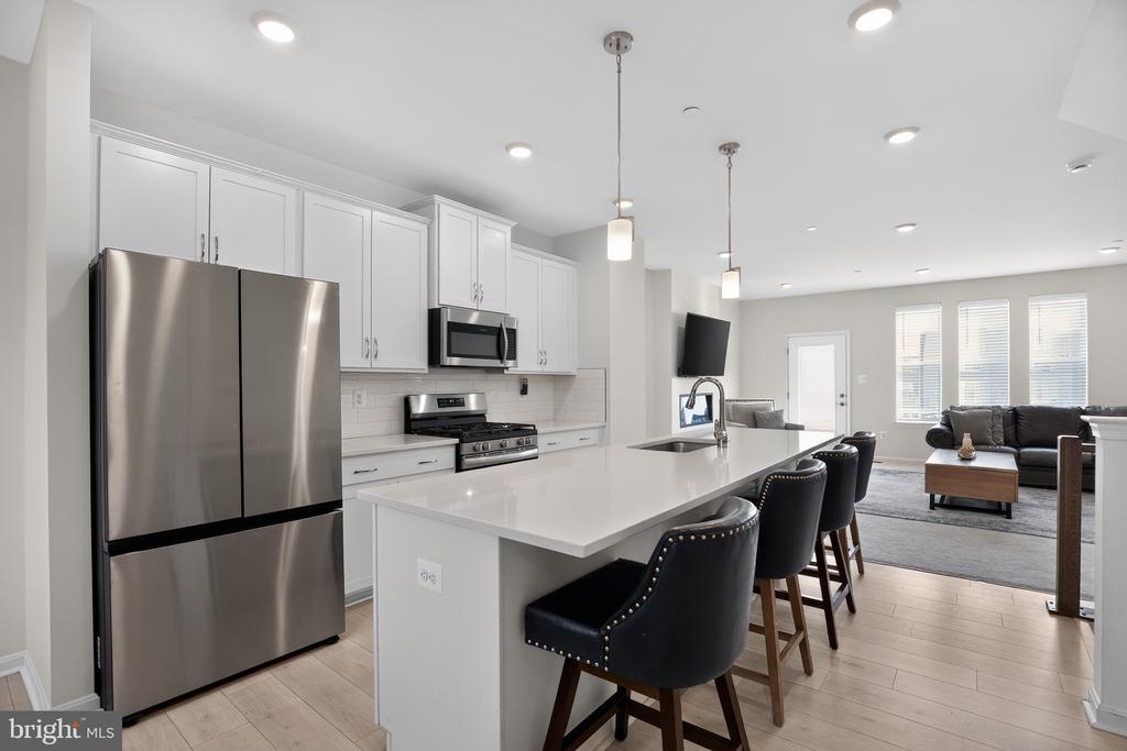 10406 SERENADE LANE