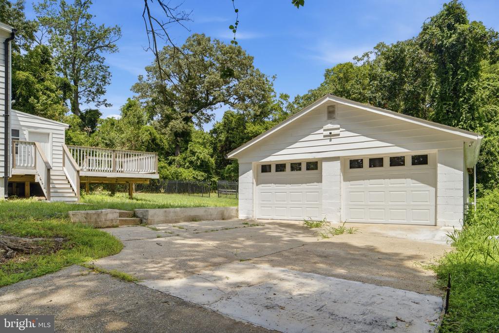 3412 OAKLAWN ROAD