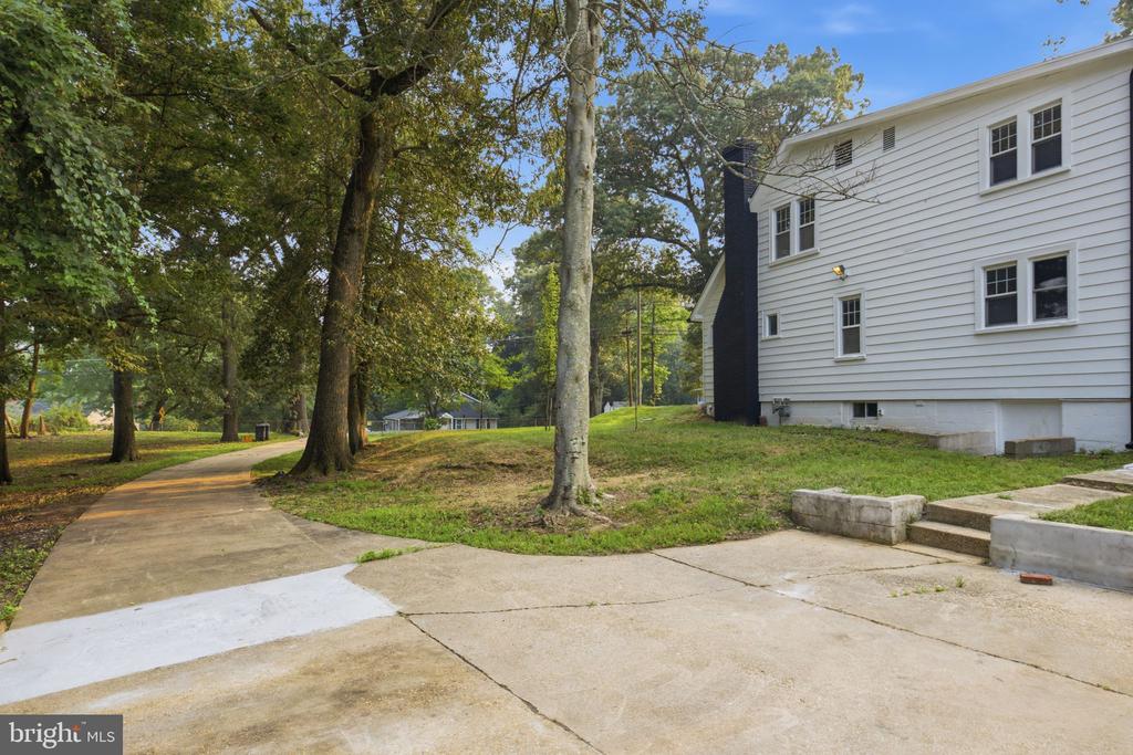 3412 OAKLAWN ROAD