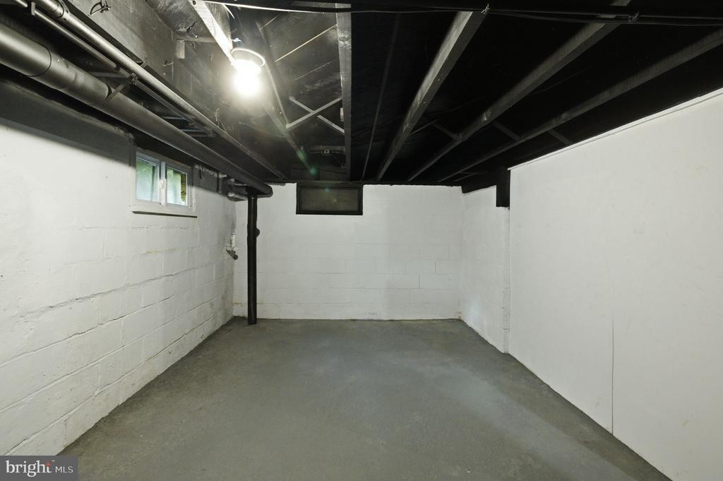 3412 OAKLAWN ROAD