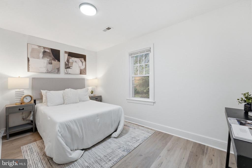 3412 OAKLAWN ROAD