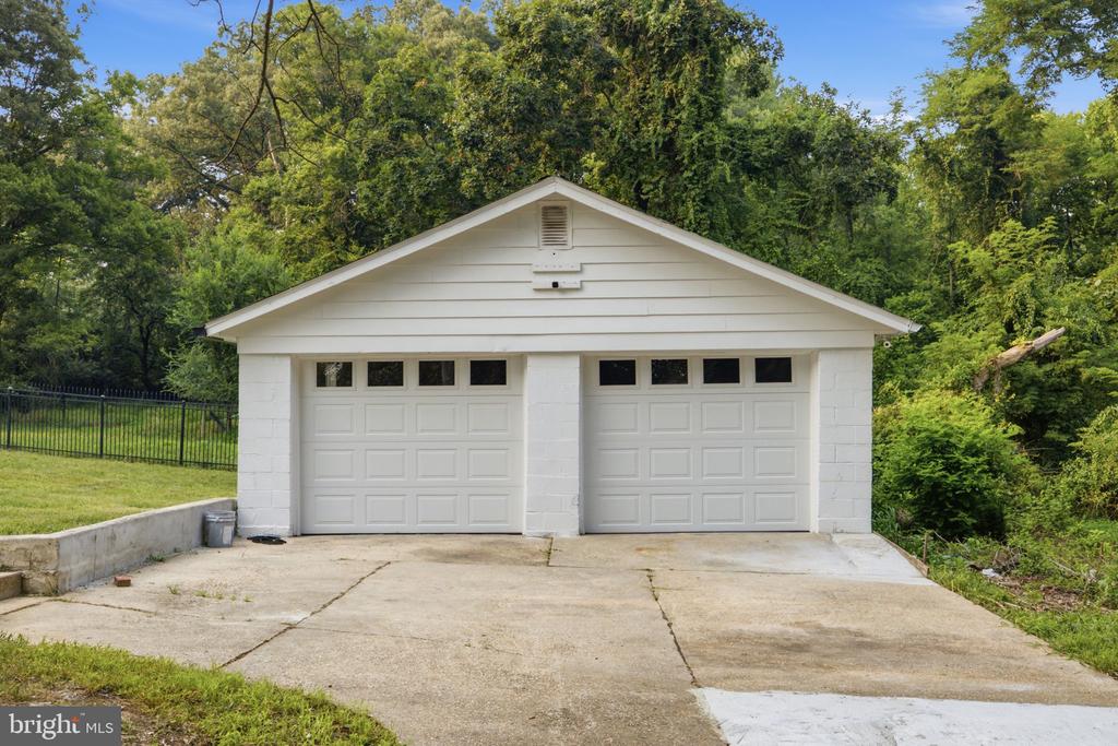 3412 OAKLAWN ROAD