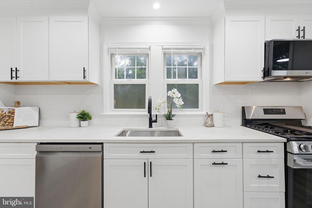3412 OAKLAWN ROAD