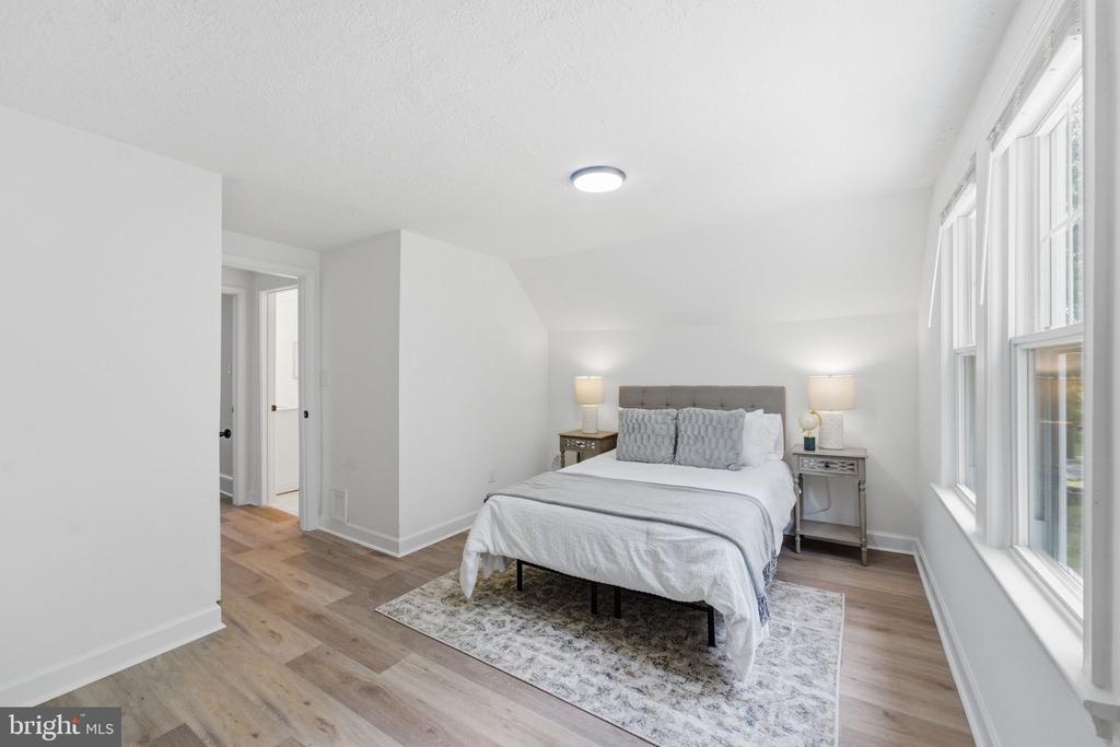 3412 OAKLAWN ROAD