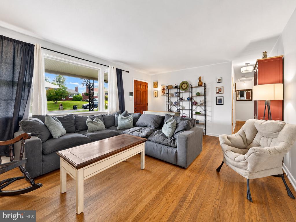6213 JOYCE DRIVE