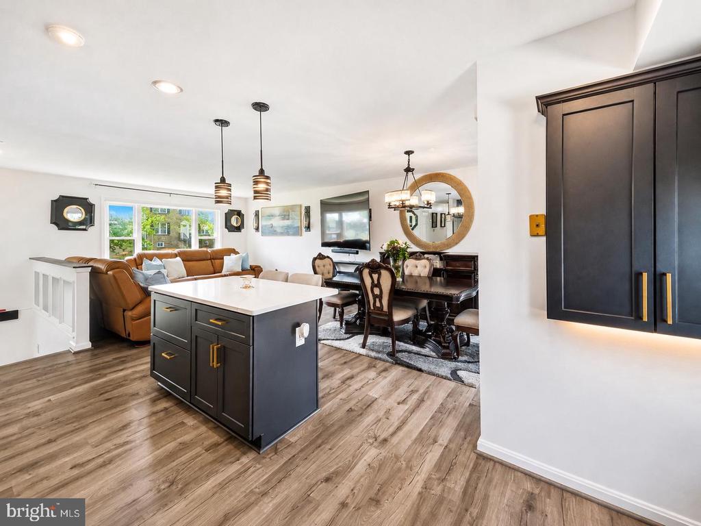 12305 BIRCHVIEW DRIVE