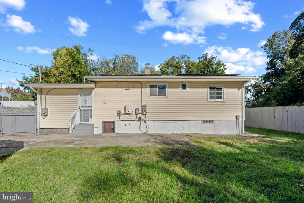 8132 WOODYARD ROAD
