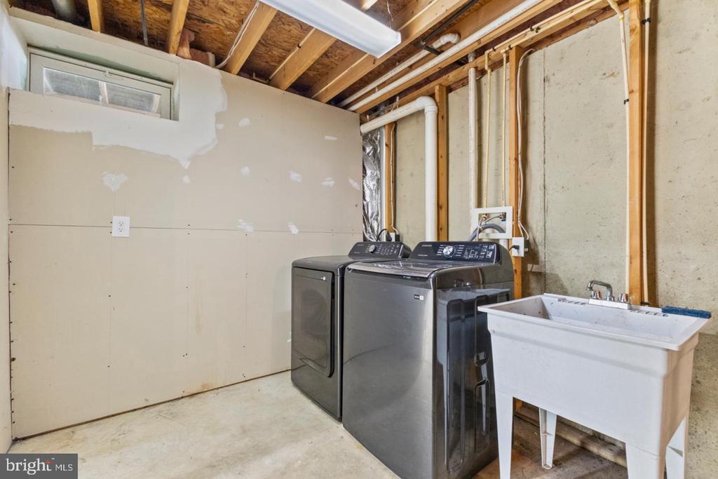 17811 SINGH COURT