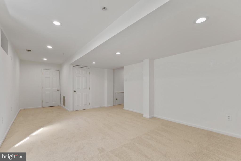 17811 SINGH COURT