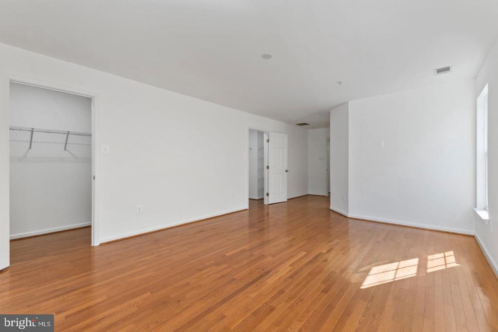 17811 SINGH COURT