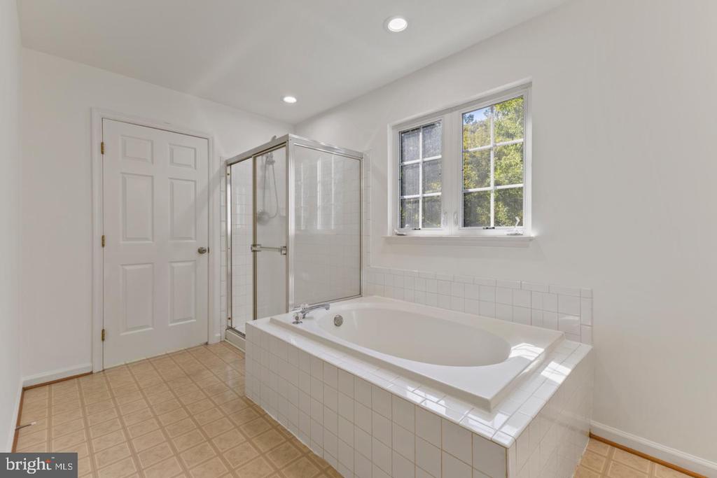 17811 SINGH COURT