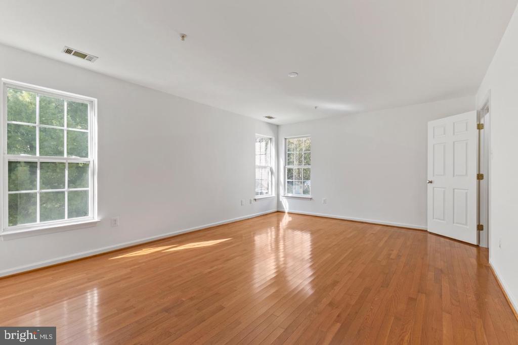 17811 SINGH COURT