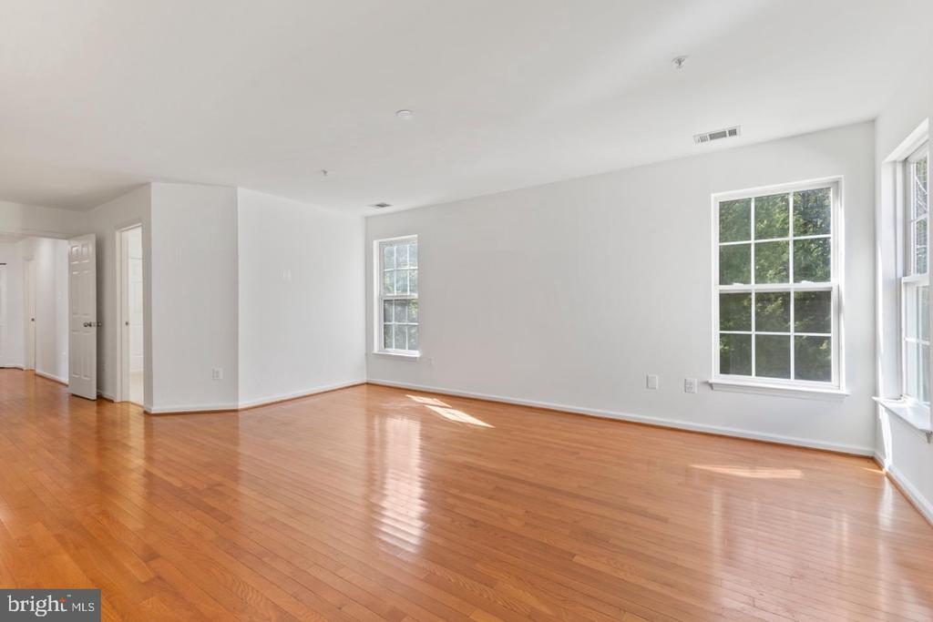17811 SINGH COURT