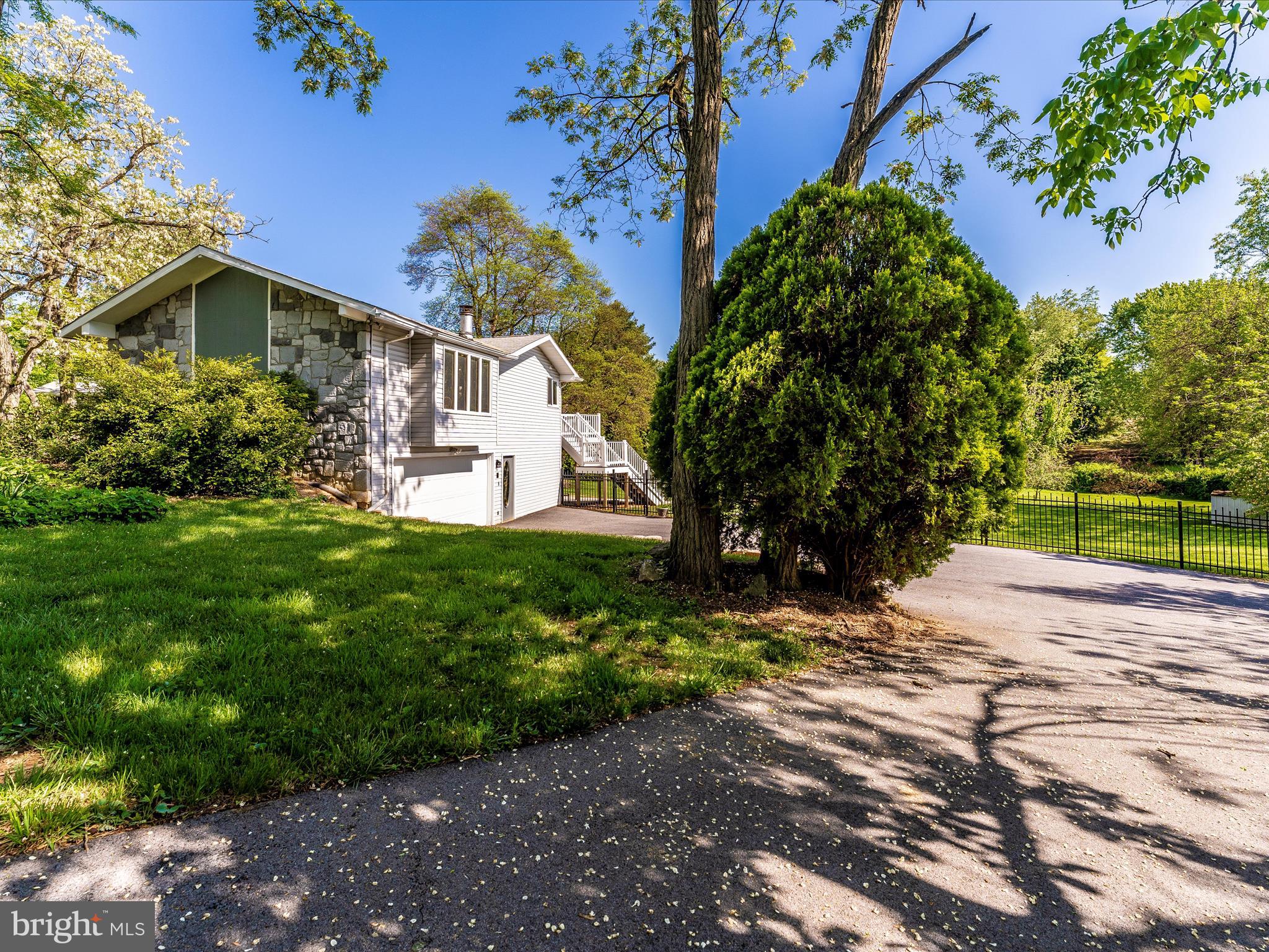 33 HEBB ROAD
