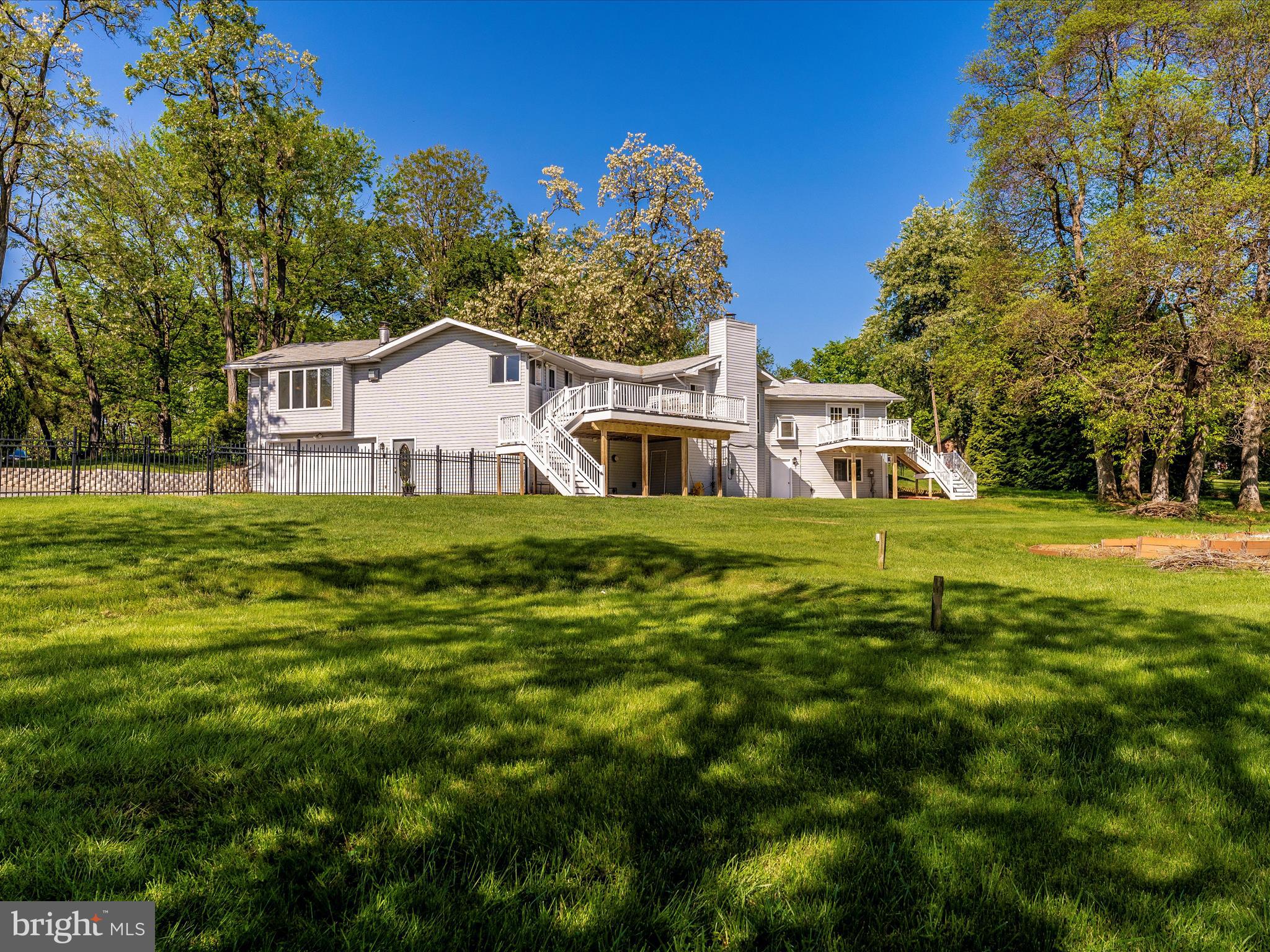 33 HEBB ROAD