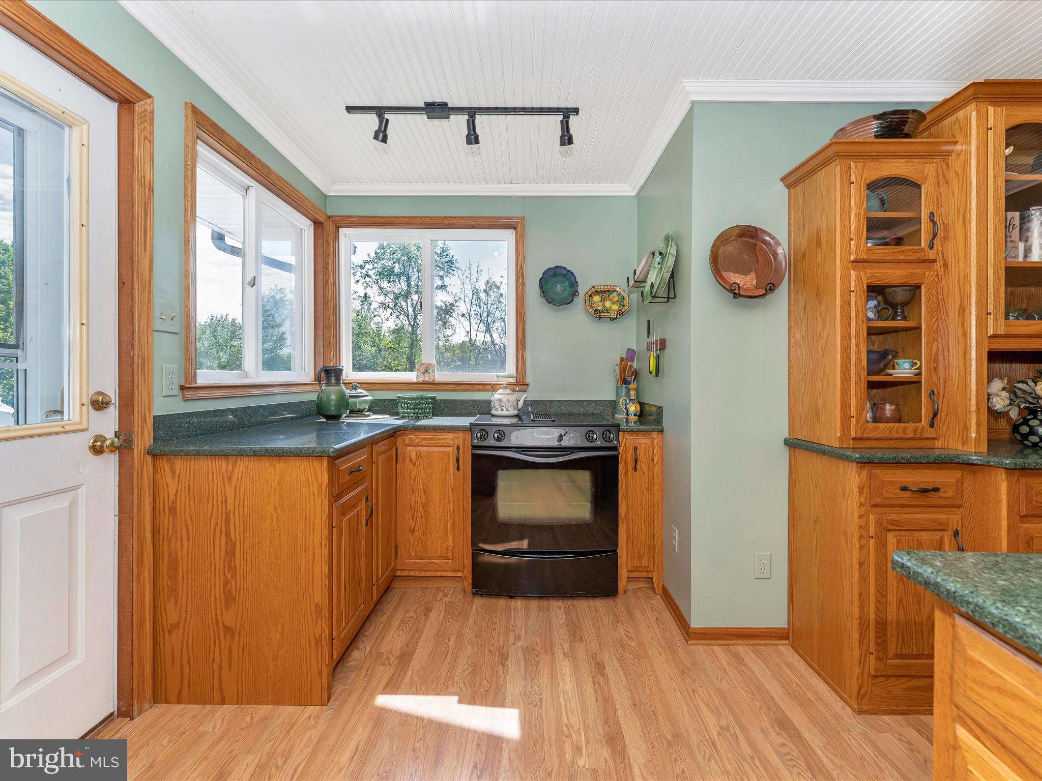 33 HEBB ROAD