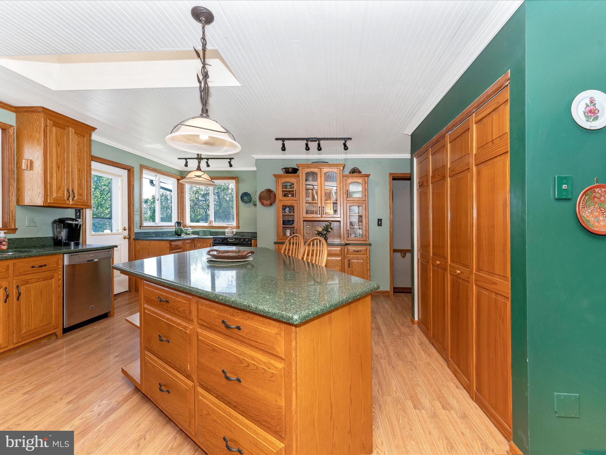 33 HEBB ROAD