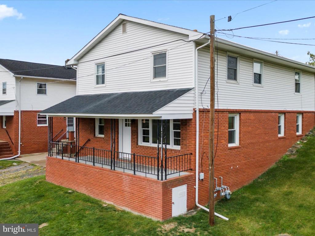 1310 DELAWARE LANE APT A