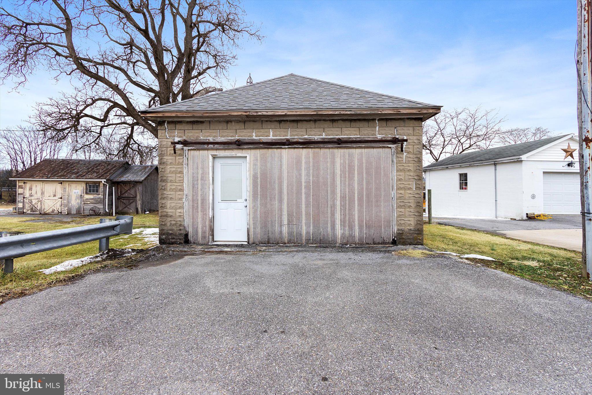 11853 WHITE HALL ROAD