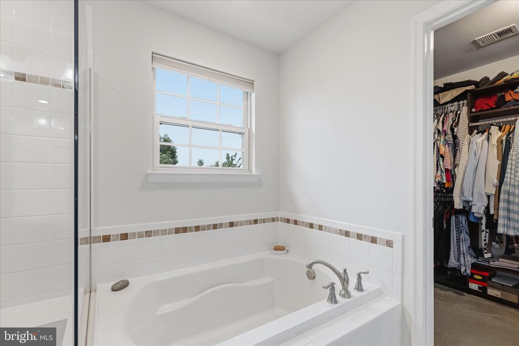 1623 FOWLER RIDGE COURT