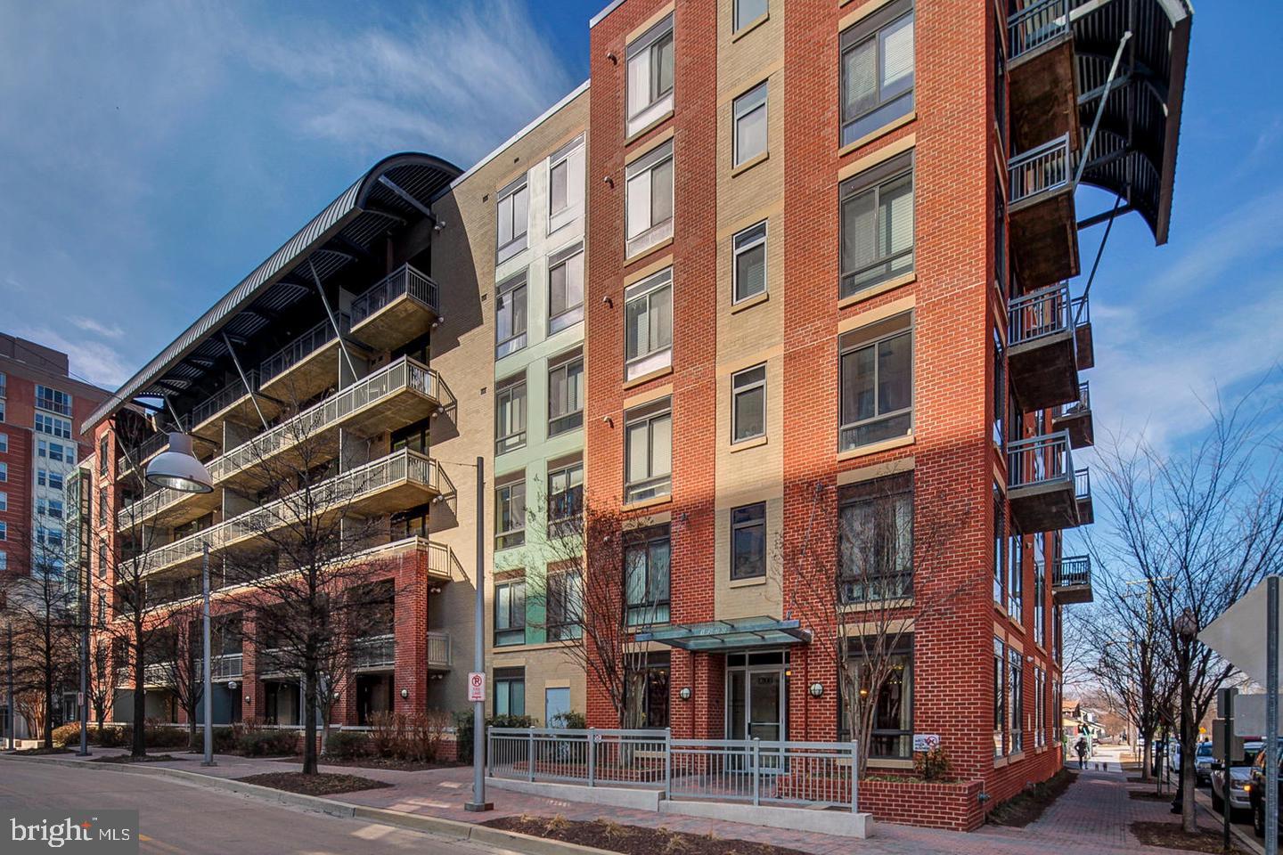 1200 N HARTFORD STREET Unit: 104