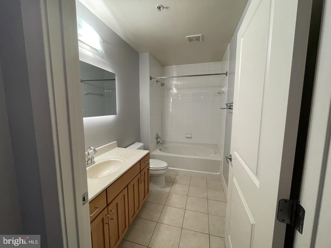 1200 N HARTFORD STREET Unit: 104