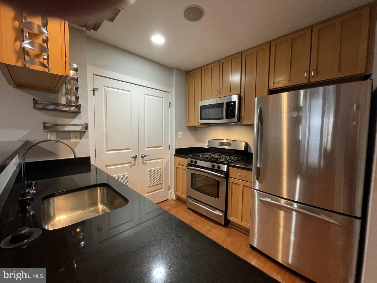 1200 N HARTFORD STREET Unit: 104