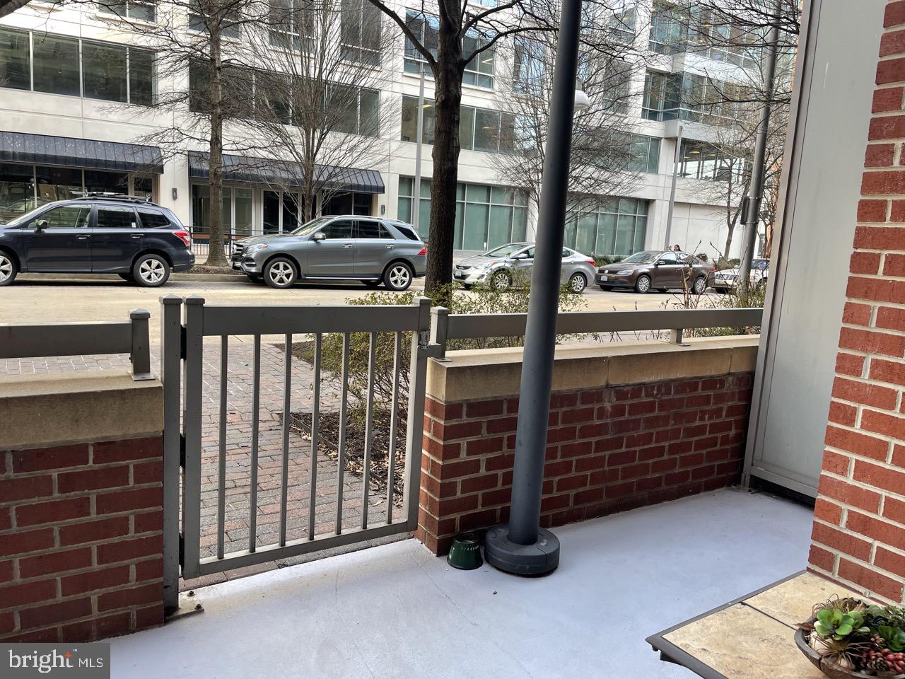 1200 N HARTFORD STREET Unit: 104