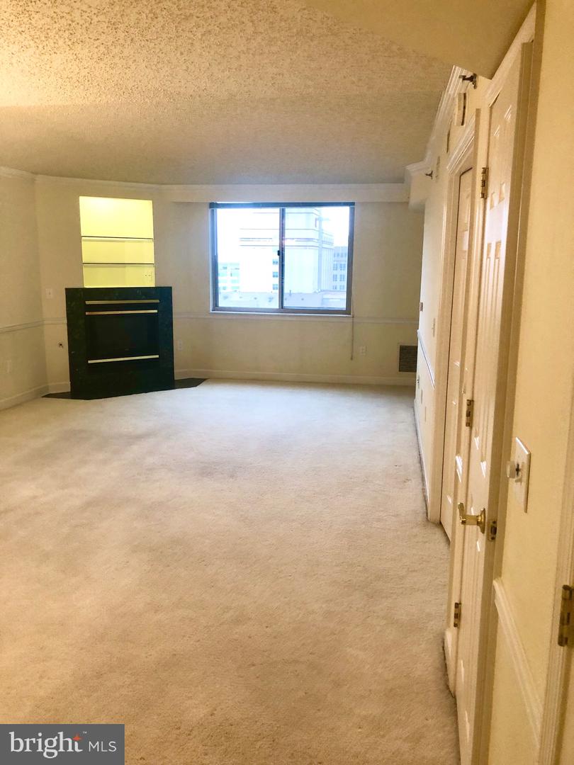 1276 N WAYNE STREET Unit: 906