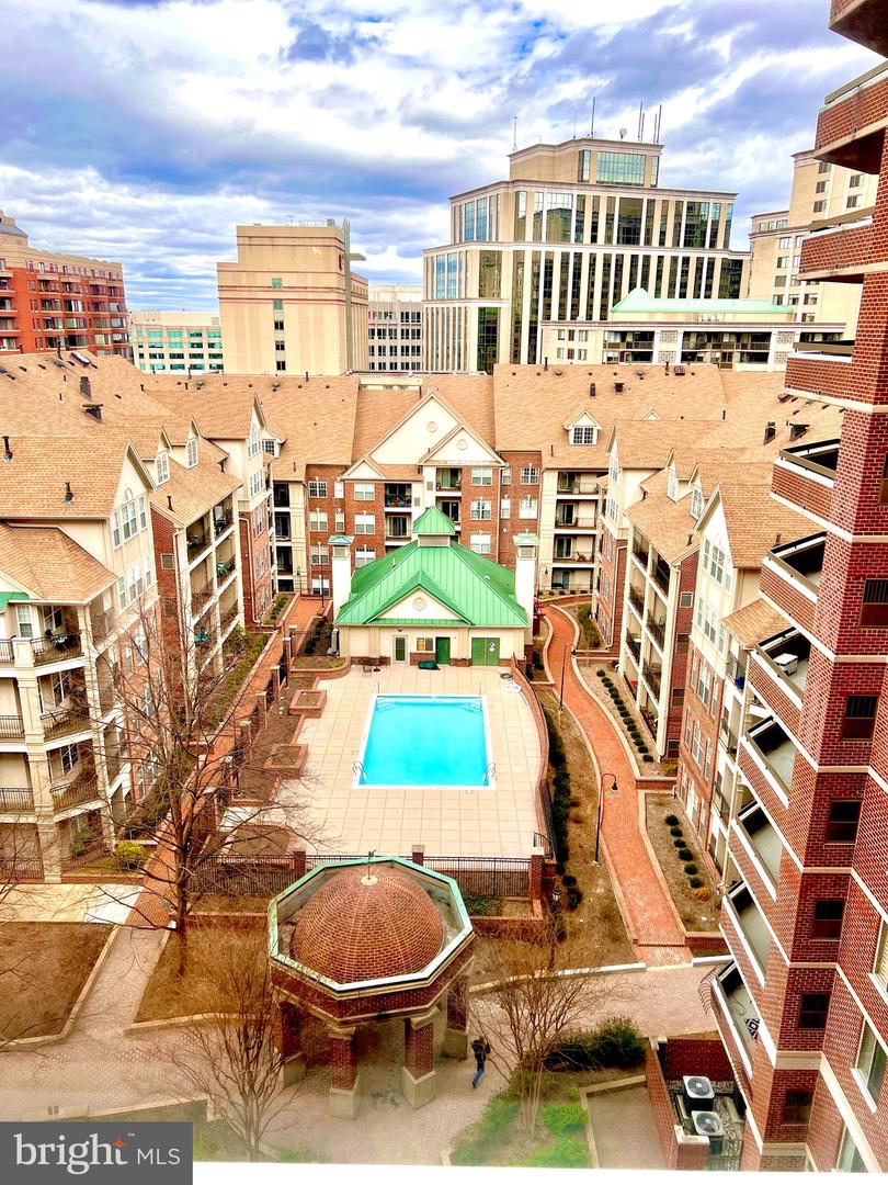1276 N WAYNE STREET Unit: 906